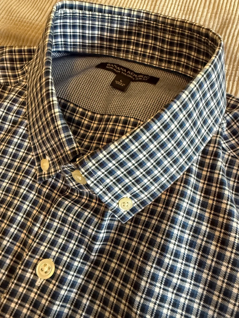 Banana Republic Men’s Non-Iron Tailored Slim Fit Plaid Shirt – Size Large